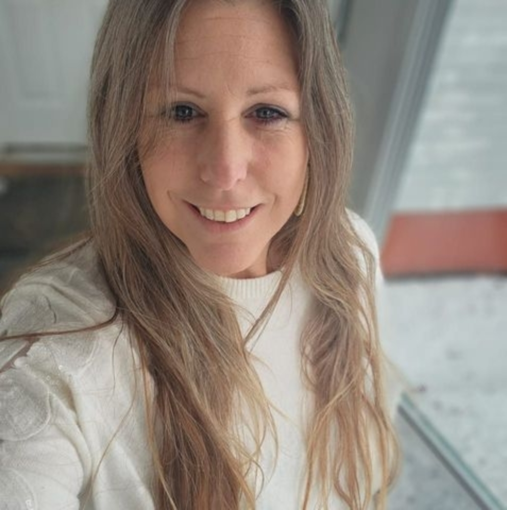 Meet your Posher, Cassandra